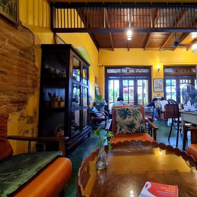 Sittisang Heritage House 1920 Kanchanaburi Exterior foto